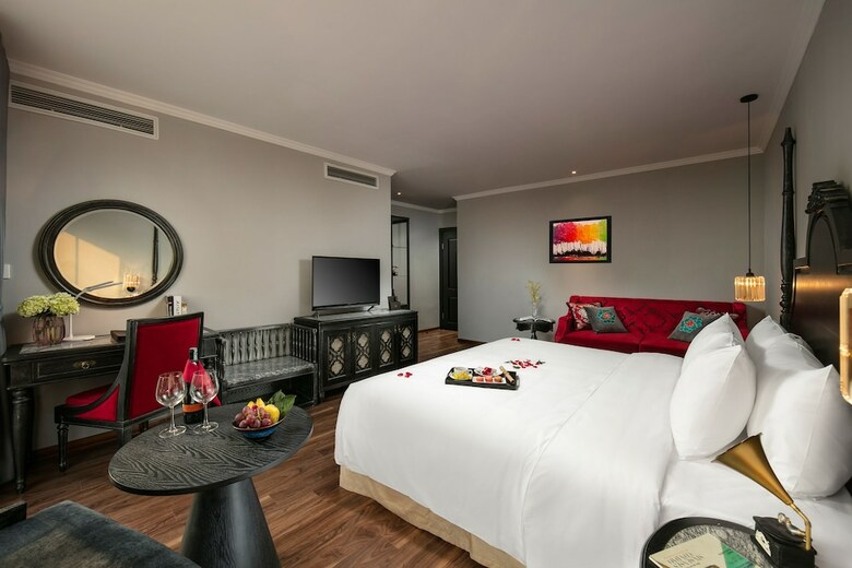 Shining Central Hotel & Spa