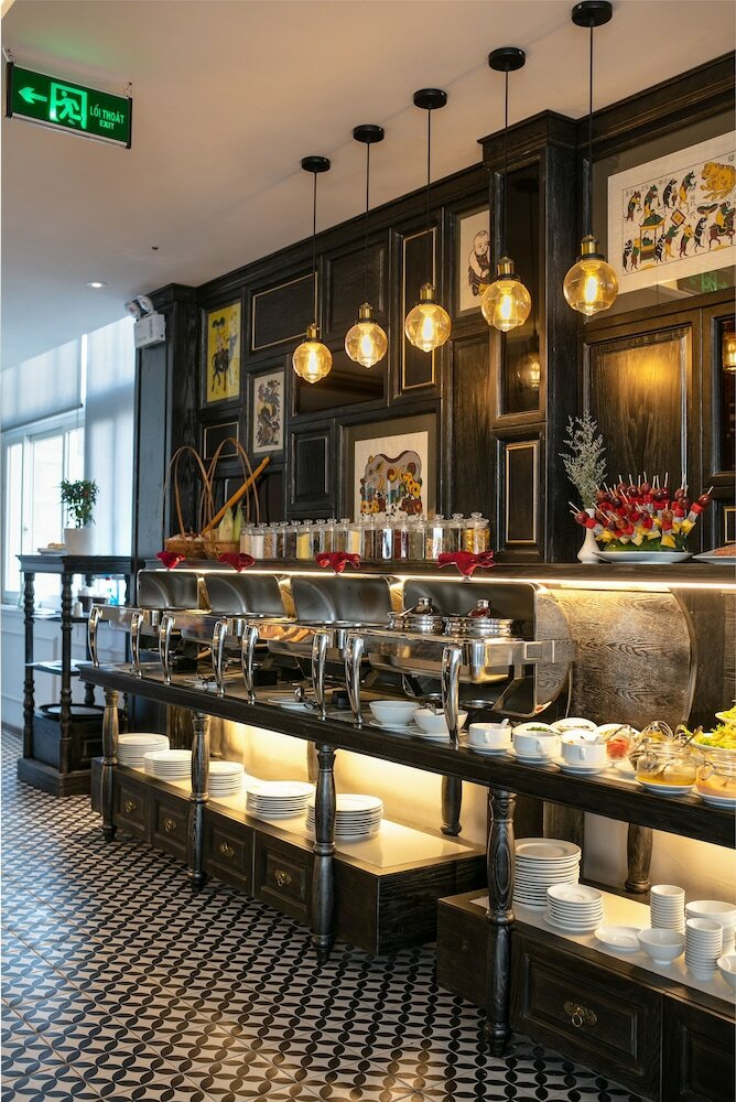 Shining Central Hotel & Spa