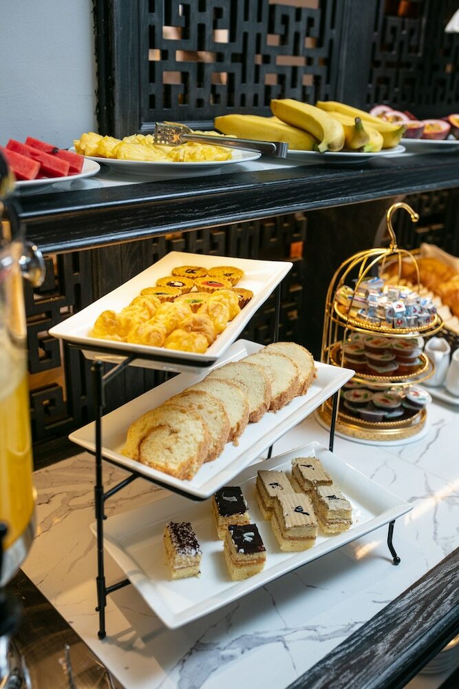 Shining Central Hotel & Spa