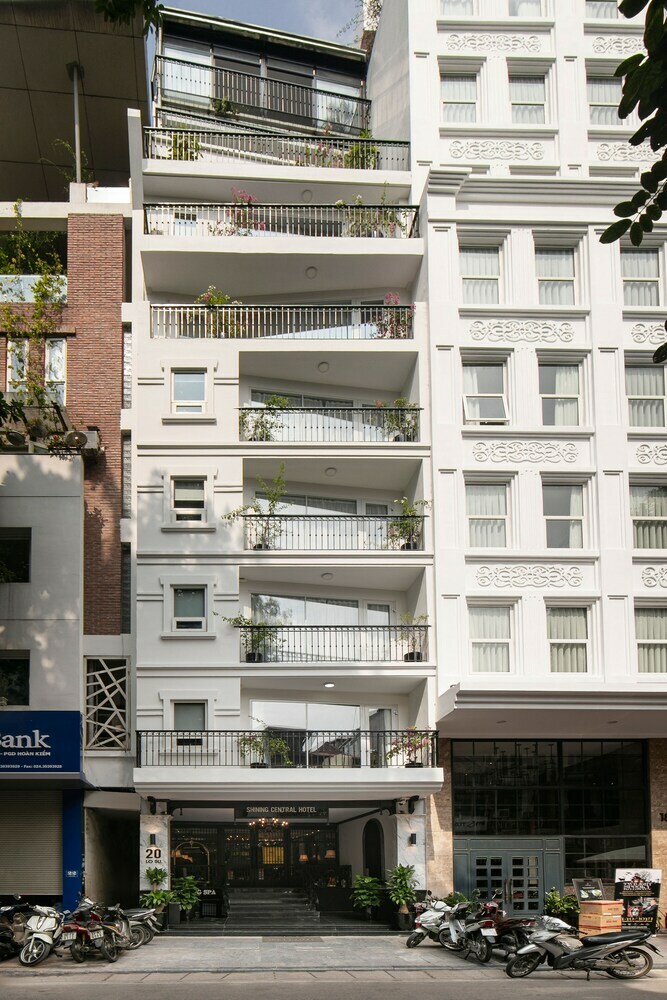 Shining Central Hotel & Spa