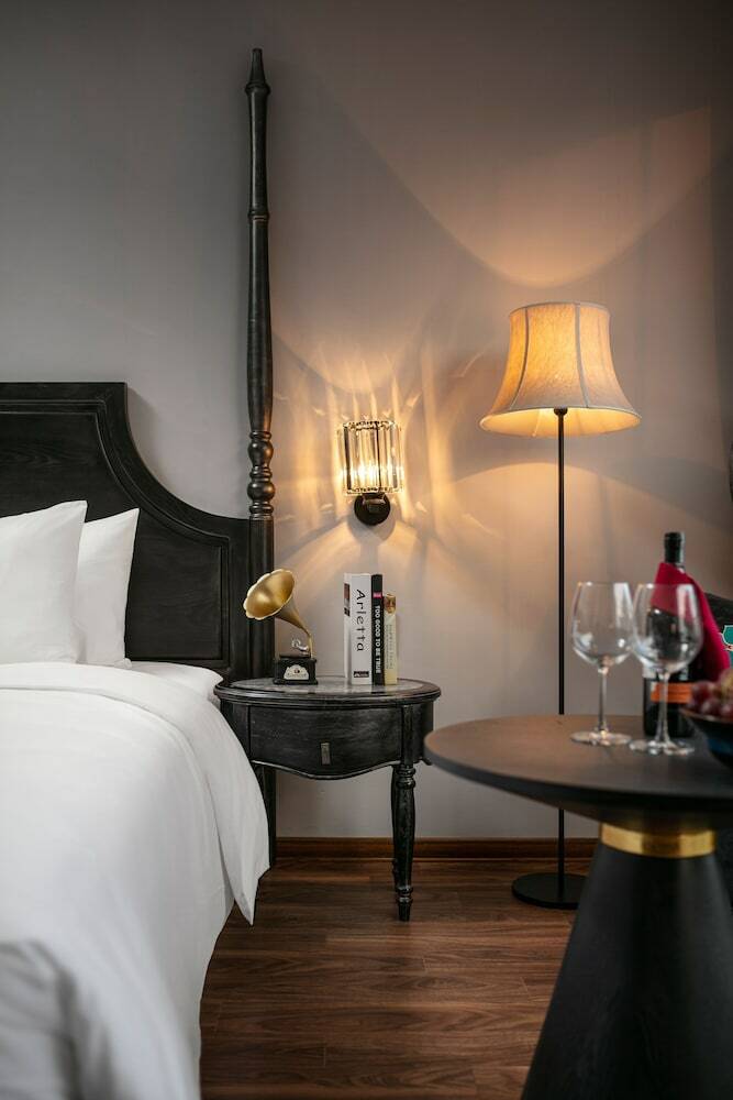 Shining Central Hotel & Spa