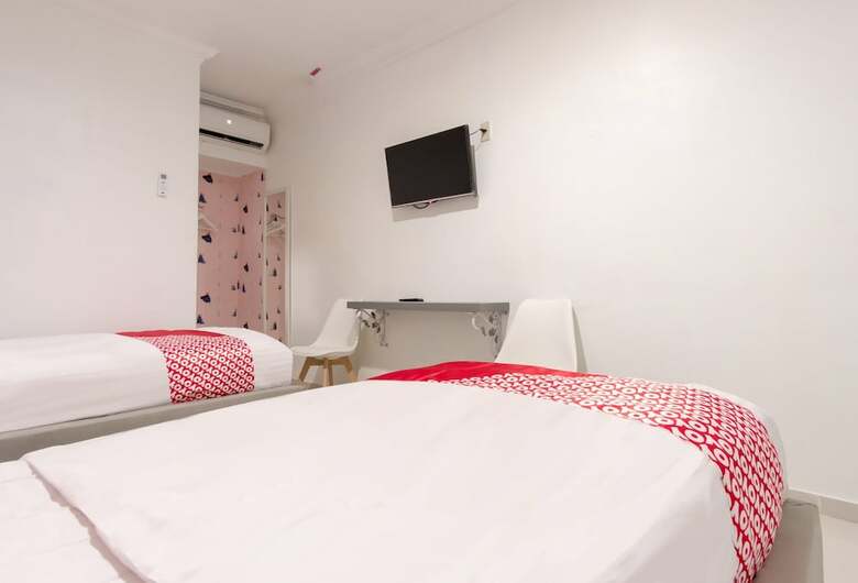 Oyo 487 Gajah Mada Hotel