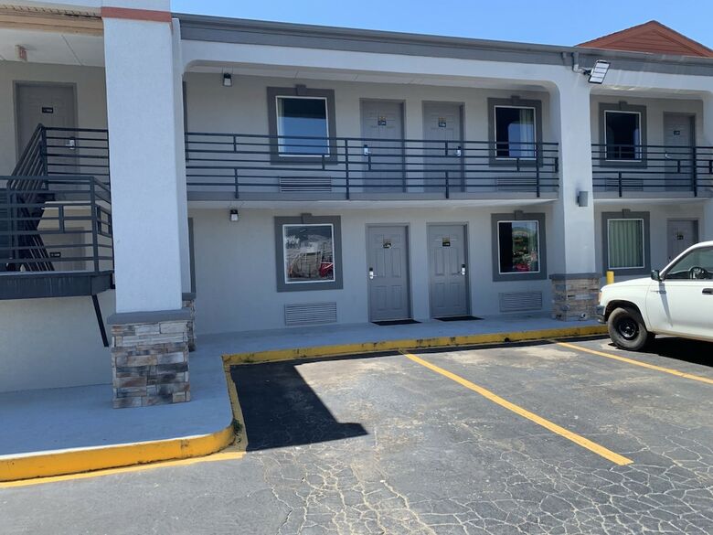 Hotel Executive Inn