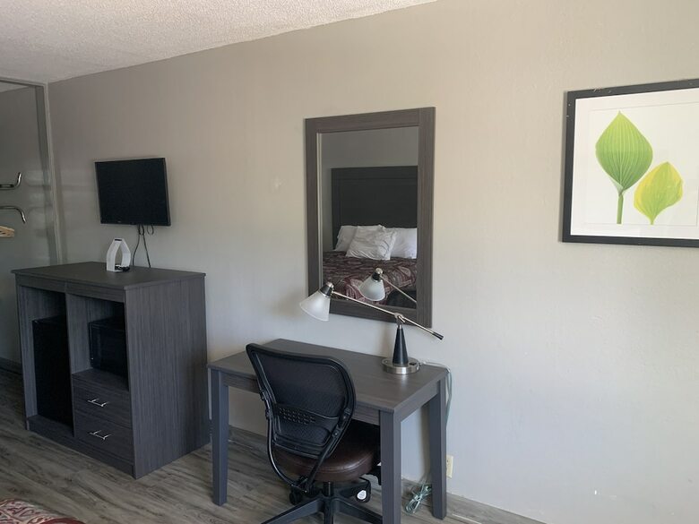Hotel Executive Inn