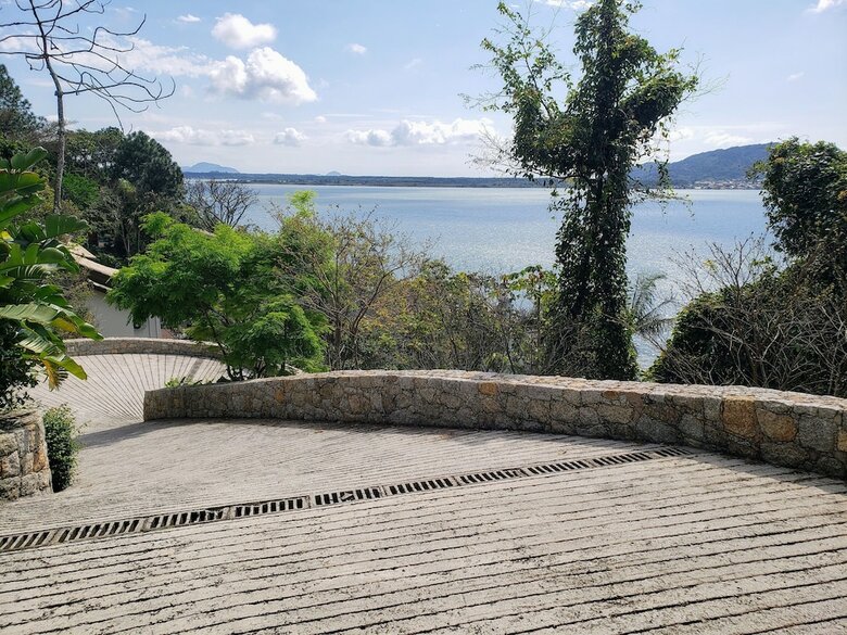 Casa Quatro Oito