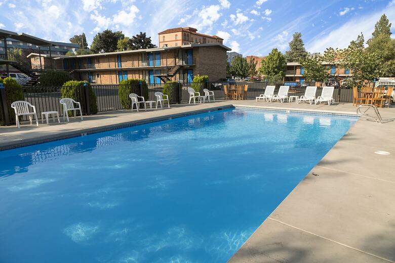 Cerulean Hotel, A Running Y Property