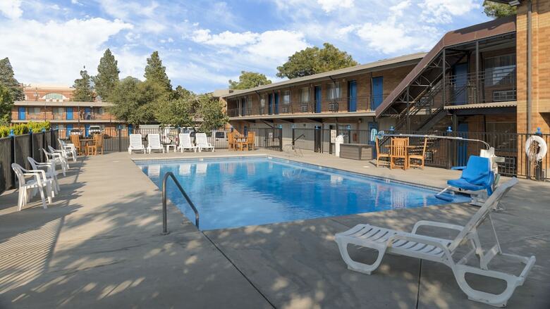 Cerulean Hotel, A Running Y Property