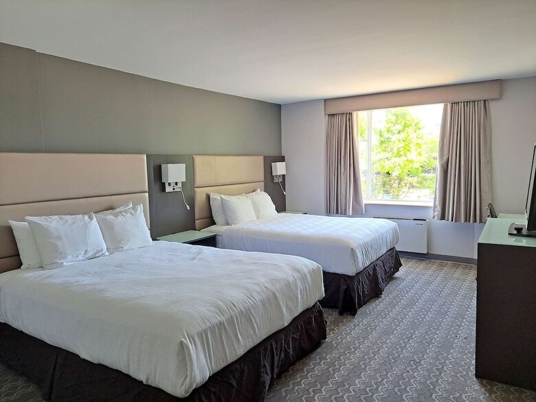 Coast Vancouver Airport Hotel