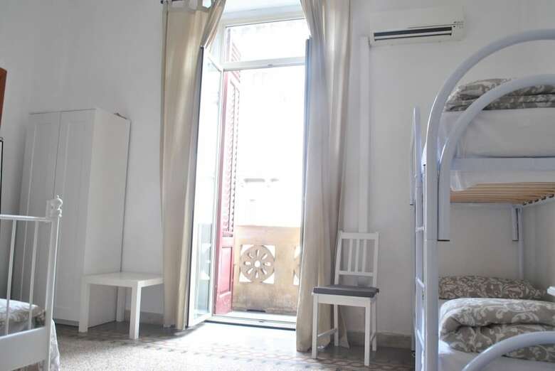 Hostal Sunrise Hostel & Rooms