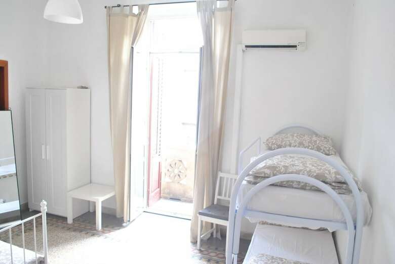 Hostal Sunrise Hostel & Rooms