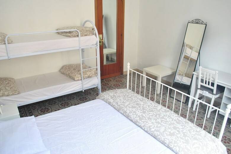 Hostal Sunrise Hostel & Rooms
