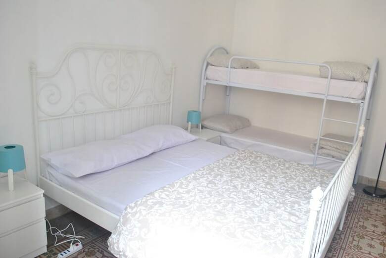 Hostal Sunrise Hostel & Rooms