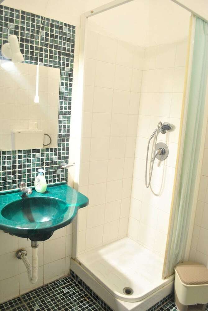 Hostal Sunrise Hostel & Rooms