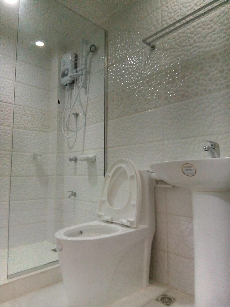 Fap Exzel Hotel And Ktv Bar