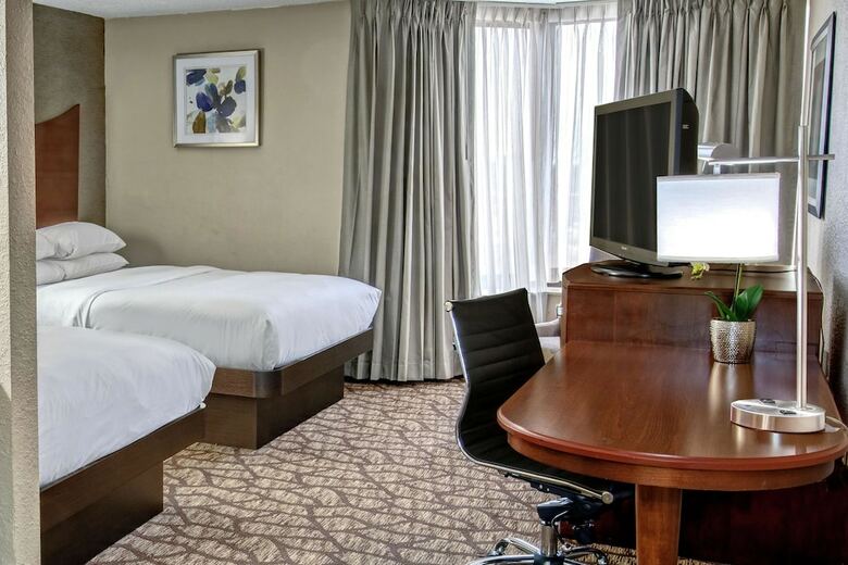 Doubletree By Hilton Hotel Jackson