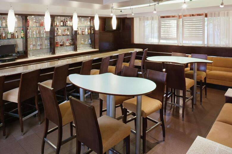 Doubletree By Hilton Hotel Jackson