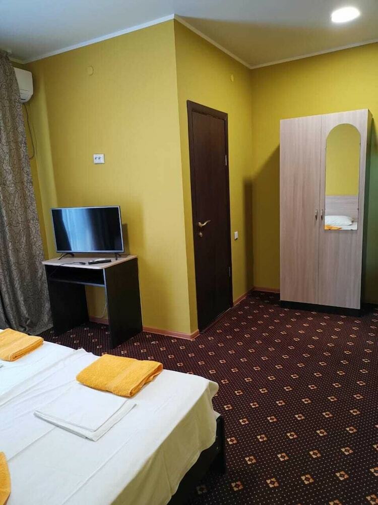 Kashahi Hotel