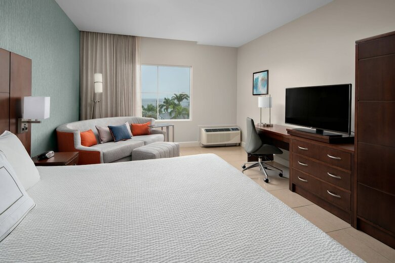 Hotel Courtyard By Marriott Bridgetown, Barbados