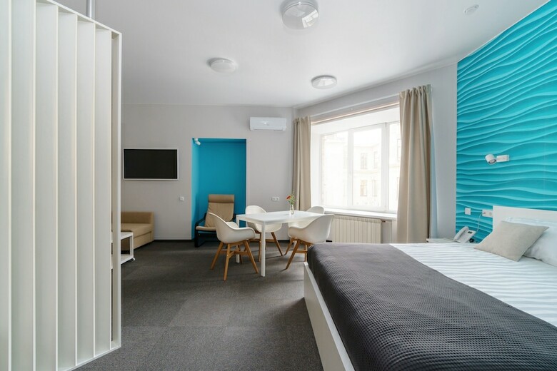 Steps Hotel