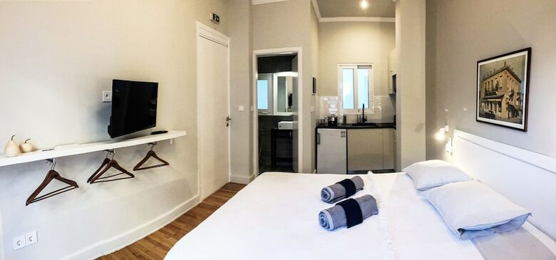 Filopappou Hill Apartment