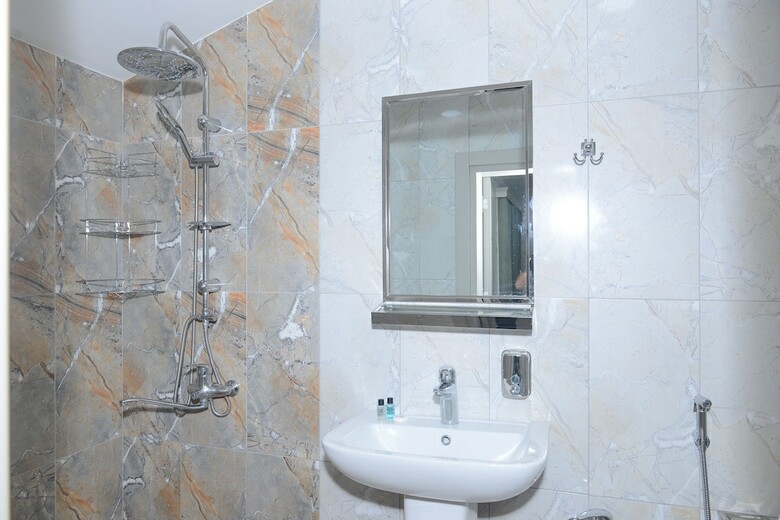 Global Hotel