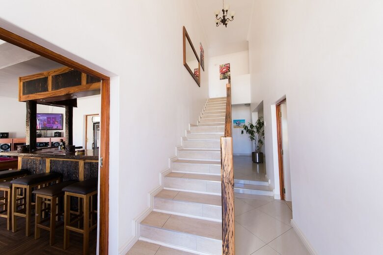 Hotel Nama White Guest House