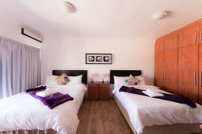 Hotel Nama White Guest House