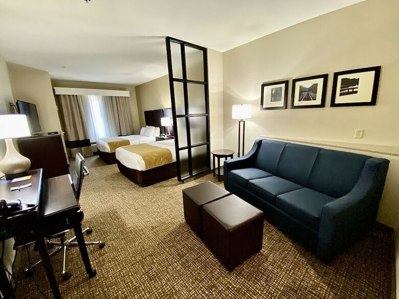 Hotel Comfort Suites Byron