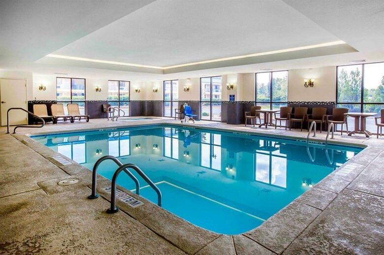 Hotel Comfort Suites Byron