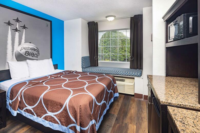 Hotel Econo Lodge Inn And Suites Pensacola