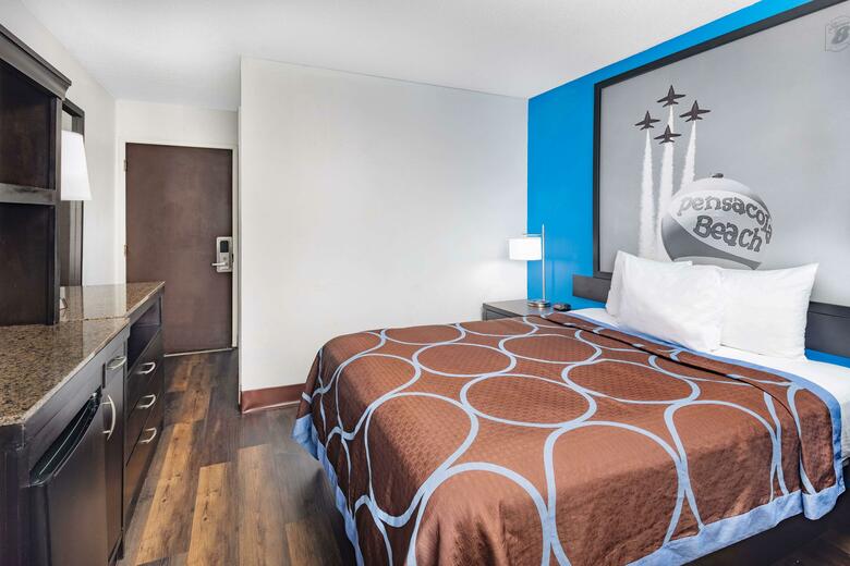 Hotel Econo Lodge Inn And Suites Pensacola