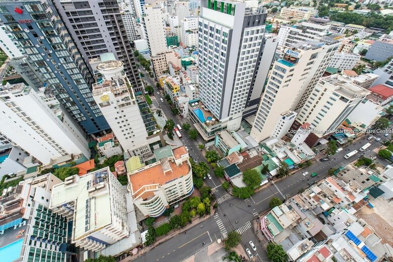 Parama Apartment Square Central