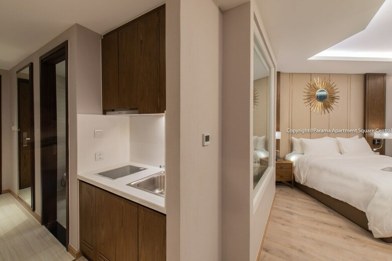 Parama Apartment Square Central