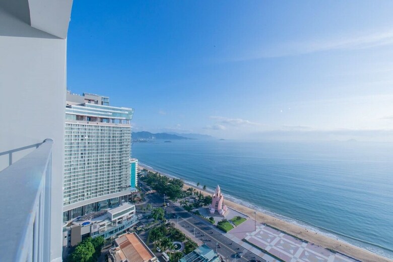 Parama Apartment Square Central