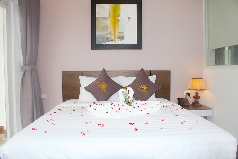Hotel Lotus Garden Resort