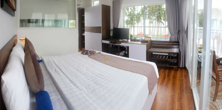 Hotel Lotus Garden Resort