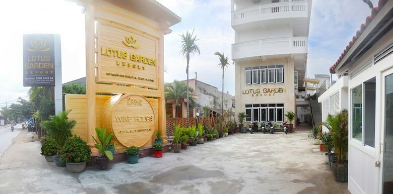 Hotel Lotus Garden Resort