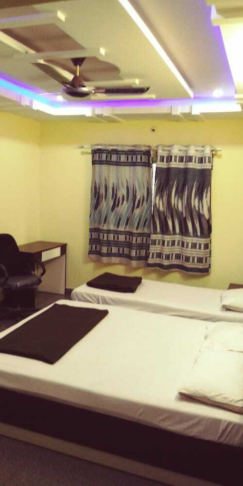 Hotel S R Guest House