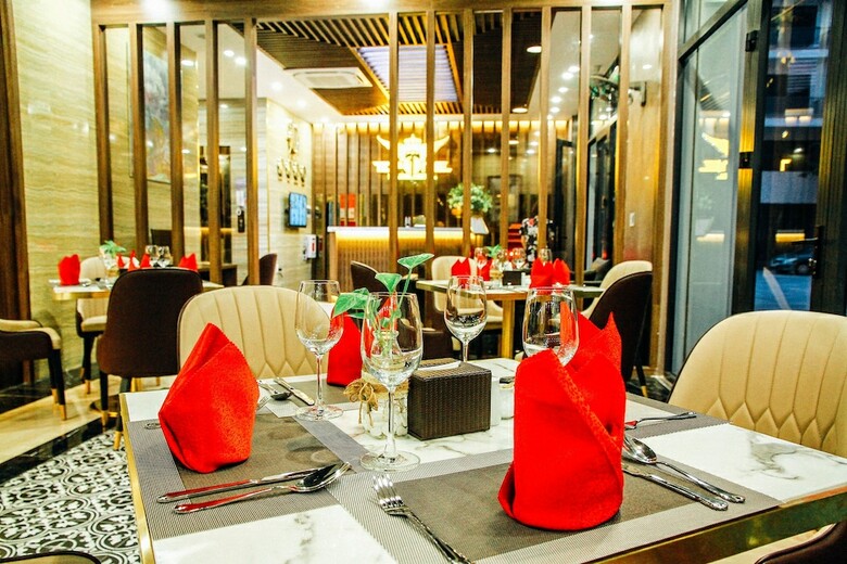 Top One Halong Hotel