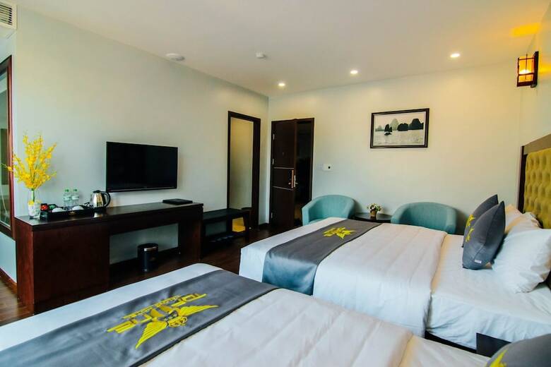 Top One Halong Hotel