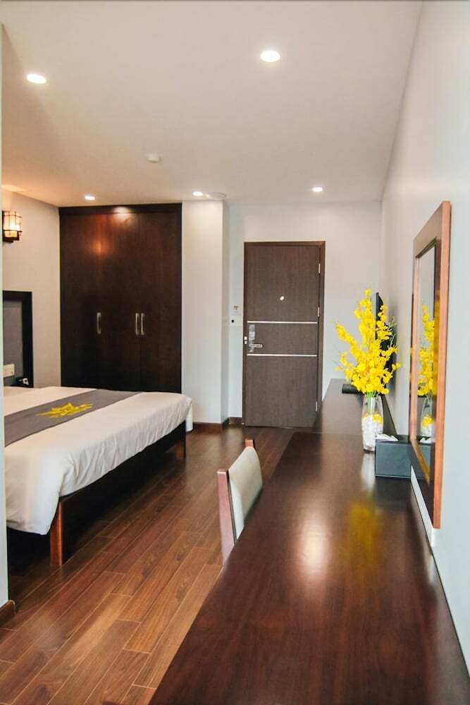 Top One Halong Hotel