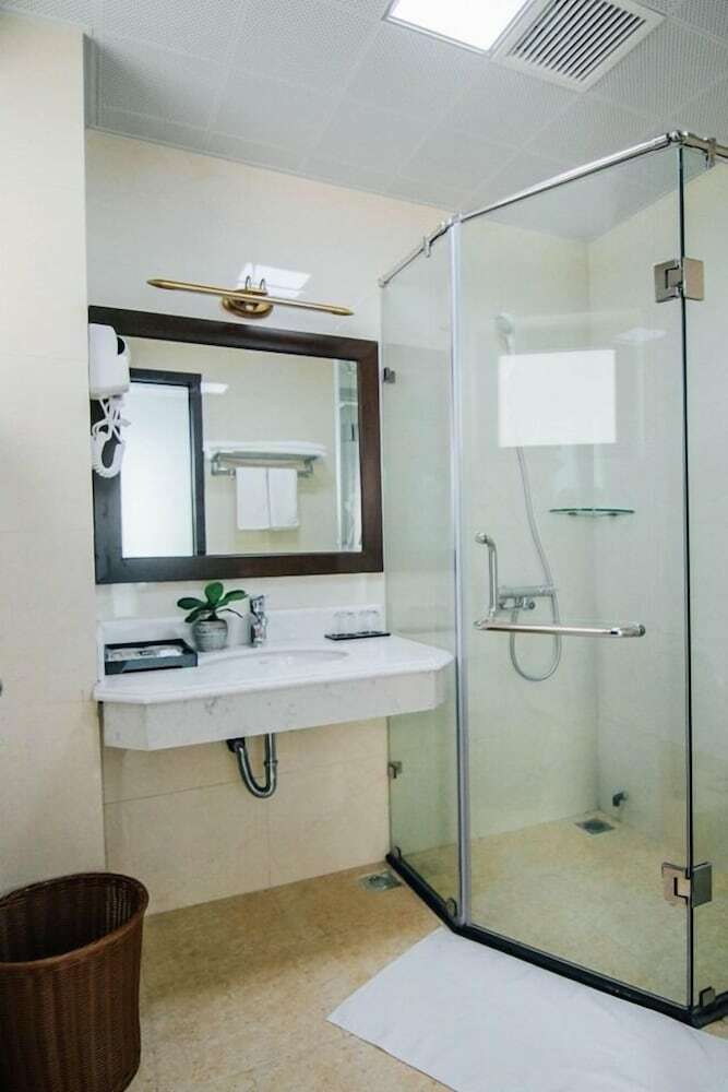 Top One Halong Hotel