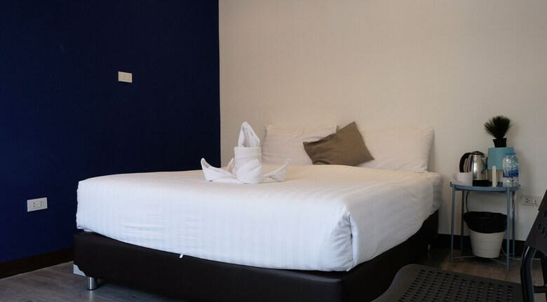 Hotel Sleep With Me Too - Bts Phra Khanong