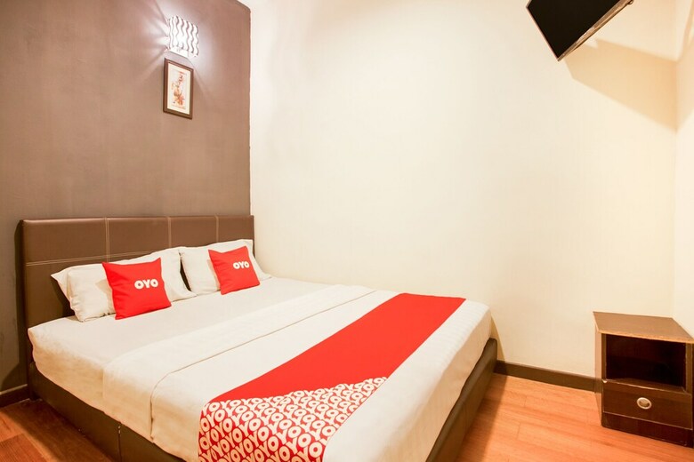Oyo 44116 Sk Hotel 2