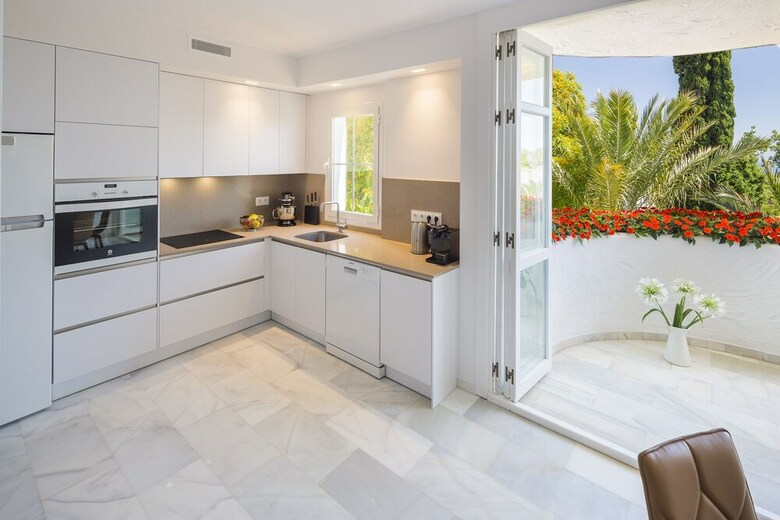 Apartamentos Marbella Real 2 Bedroom Seaside
