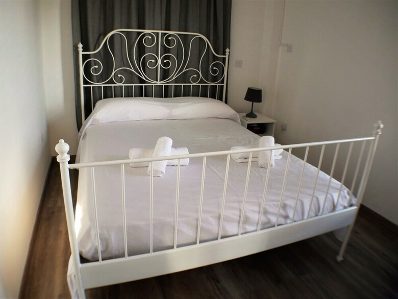 Easystay 03 - Santa Thekla Villa