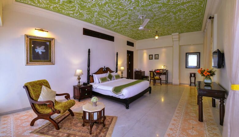 Hotel Anuraga Palace