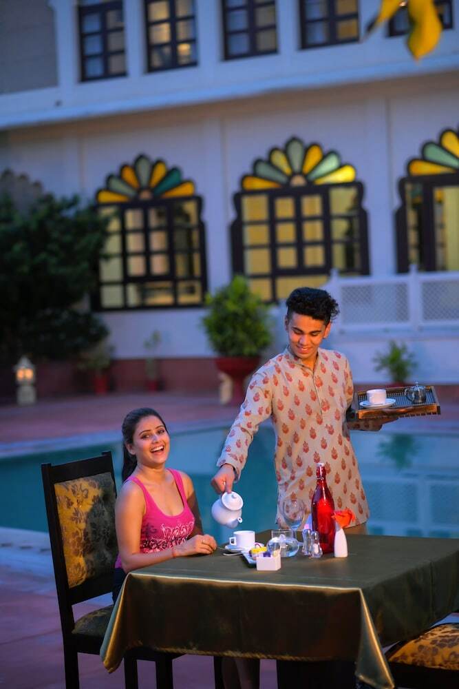 Hotel Anuraga Palace