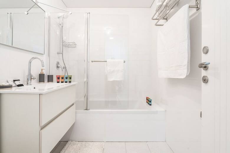 Eshel Suites
