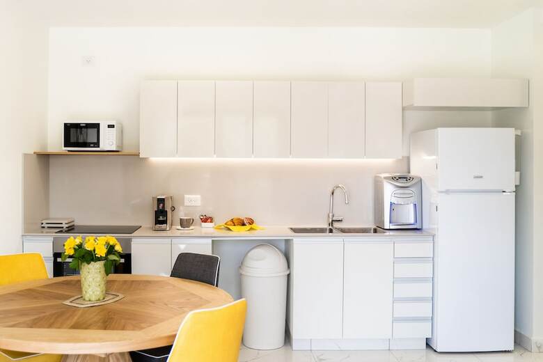 Eshel Suites
